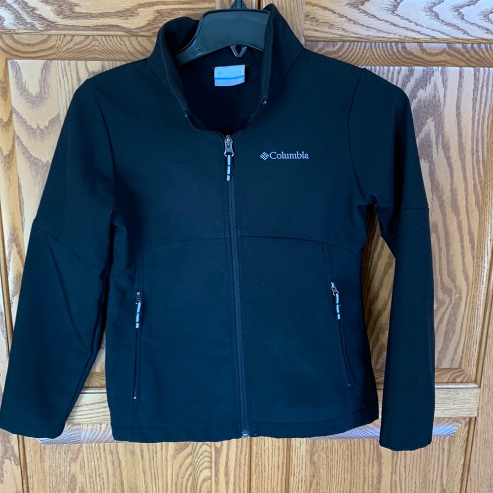 Columbia girls M soft-shelled black jacket